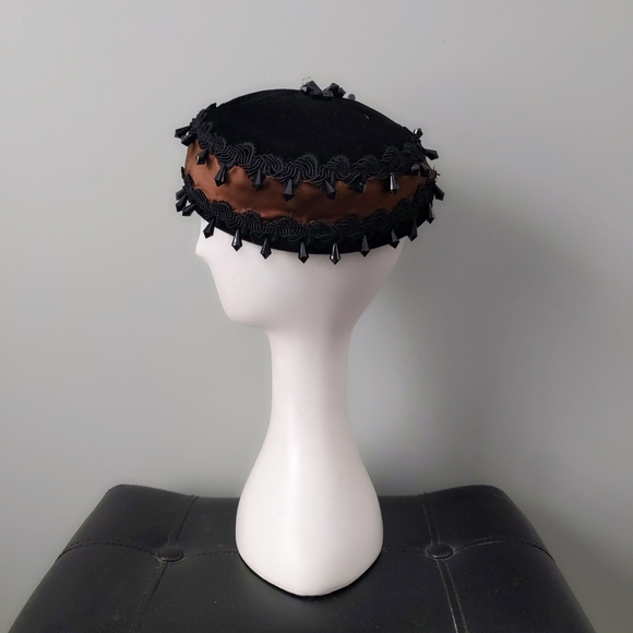Vintage Cotillion France Cooper Satin Black Velvet Beaded Art Deco Pillbox Hat - Picture 5 of 7